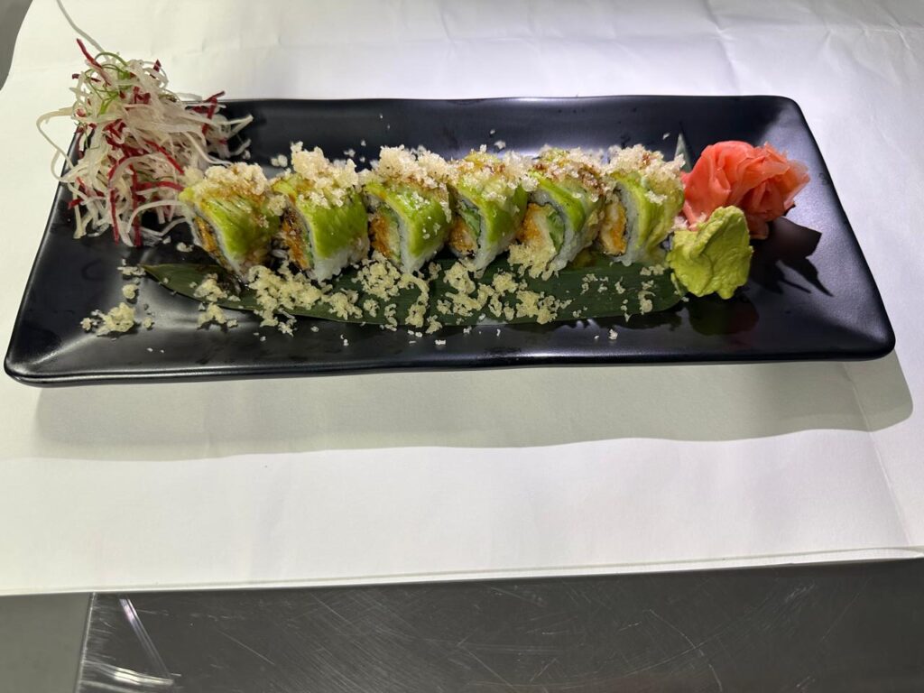 PRAWN AVOCADO MAKI